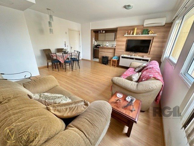 Apartamento à venda com 2 quartos, 88m², 1 suíte, 1 vaga, Avenida Bento Gonçalves no bairro Partenon em Porto Alegre