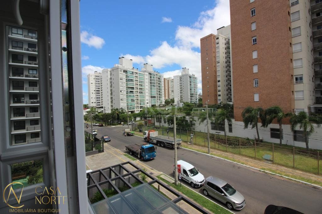 Apartamento à venda com 3 quartos, 94m², 1 suíte, 2 vagas, Rua São Josémaría Escrivá no bairro Jardim do Salso em Porto Alegre