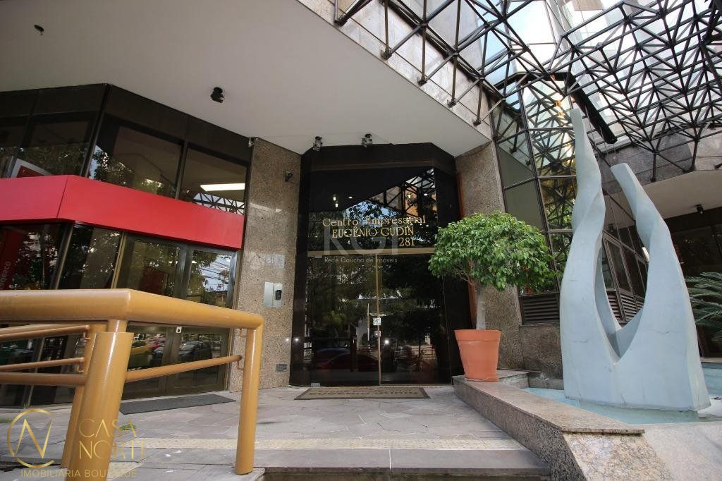 Sala Comercial à venda , 157m², 1 vaga, Avenida Carlos Gomes no bairro Auxiliadora em Porto Alegre