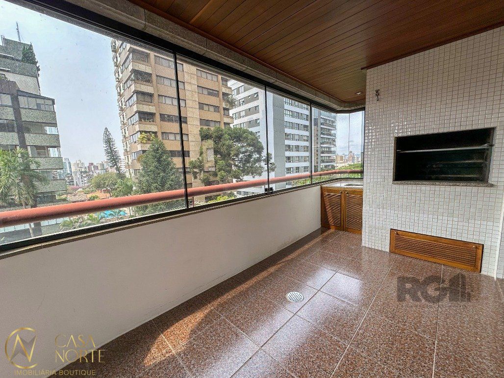 Apartamento à venda com 3 quartos, 161m², 1 suíte, 2 vagas, Rua Carlos Trein Filho - no bairro Auxiliadora em Porto Alegre