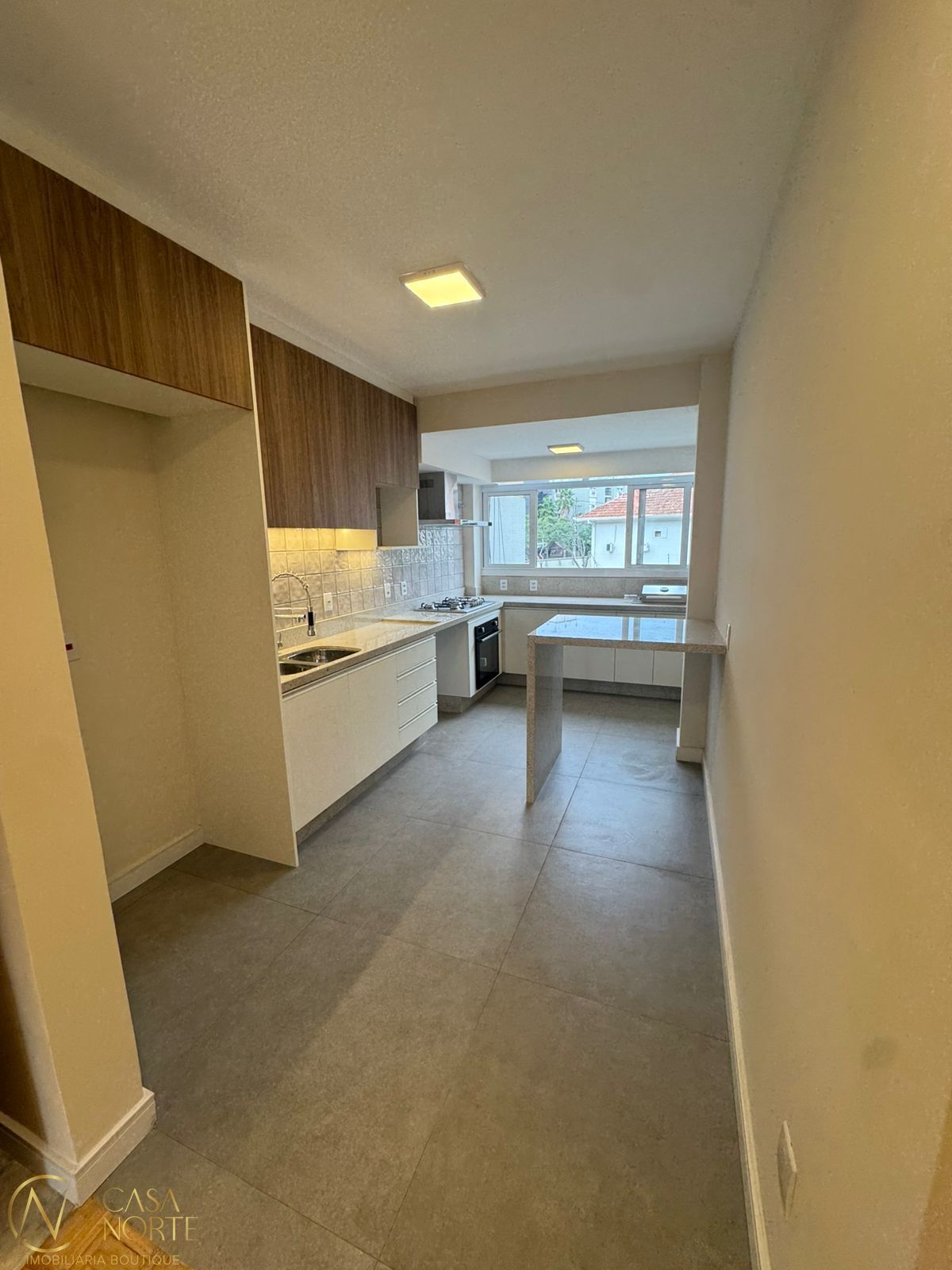 Apartamento à venda com 3 quartos, 120m², 1 suíte, 2 vagas, Avenida Iguassu no bairro Petrópolis em Porto Alegre