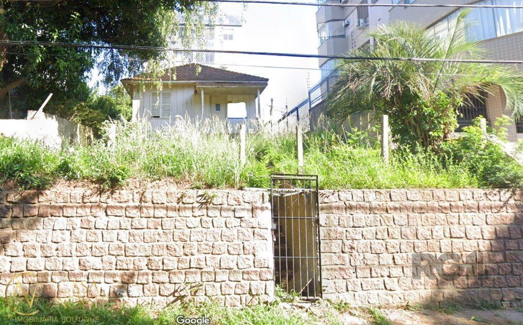 Terreno à venda  com 360m², Rua Professor Bertrand Russel no bairro Vila Ipiranga em Porto Alegre