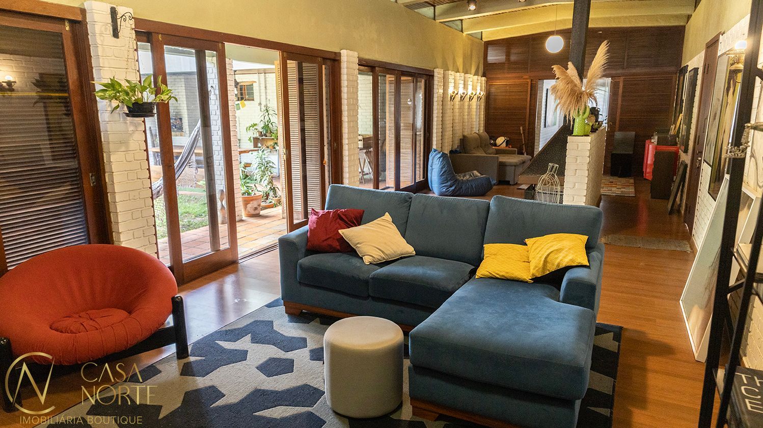 Casa à venda com 3 quartos, 298m², 1 suíte, 3 vagas, Rua Capão da Canoa no bairro Ipanema em Porto Alegre