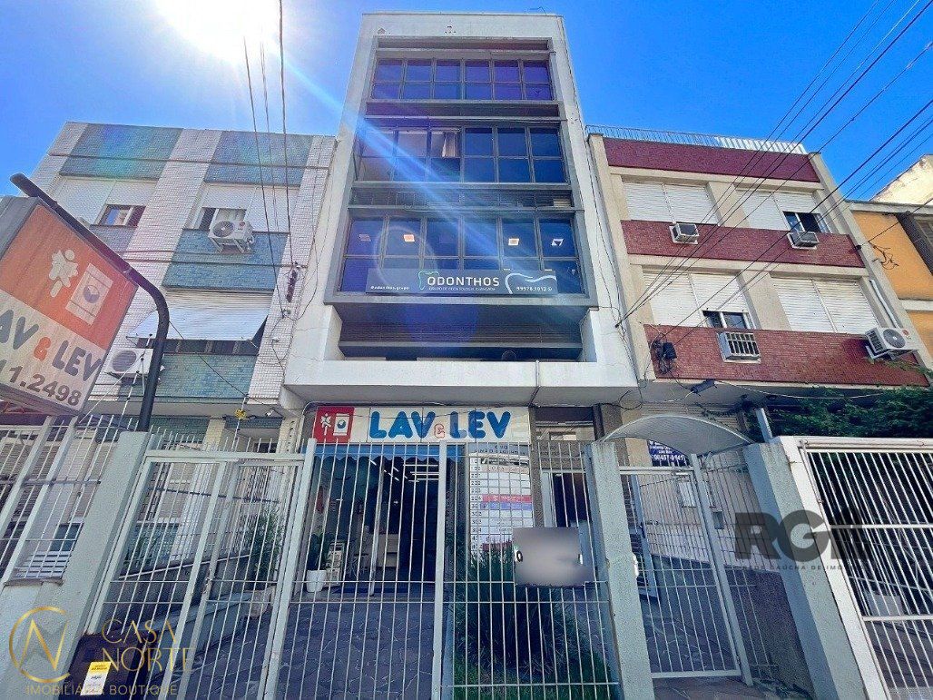 Sala Comercial à venda , 90m², Rua Felipe Camarão no bairro Rio Branco em Porto Alegre