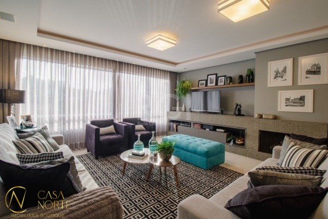 Casa à venda com 3 quartos, 248m², 3 suítes, 3 vagas, Rua Professor Ulisses Cabral no bairro Chácara das Pedras em Porto Alegre