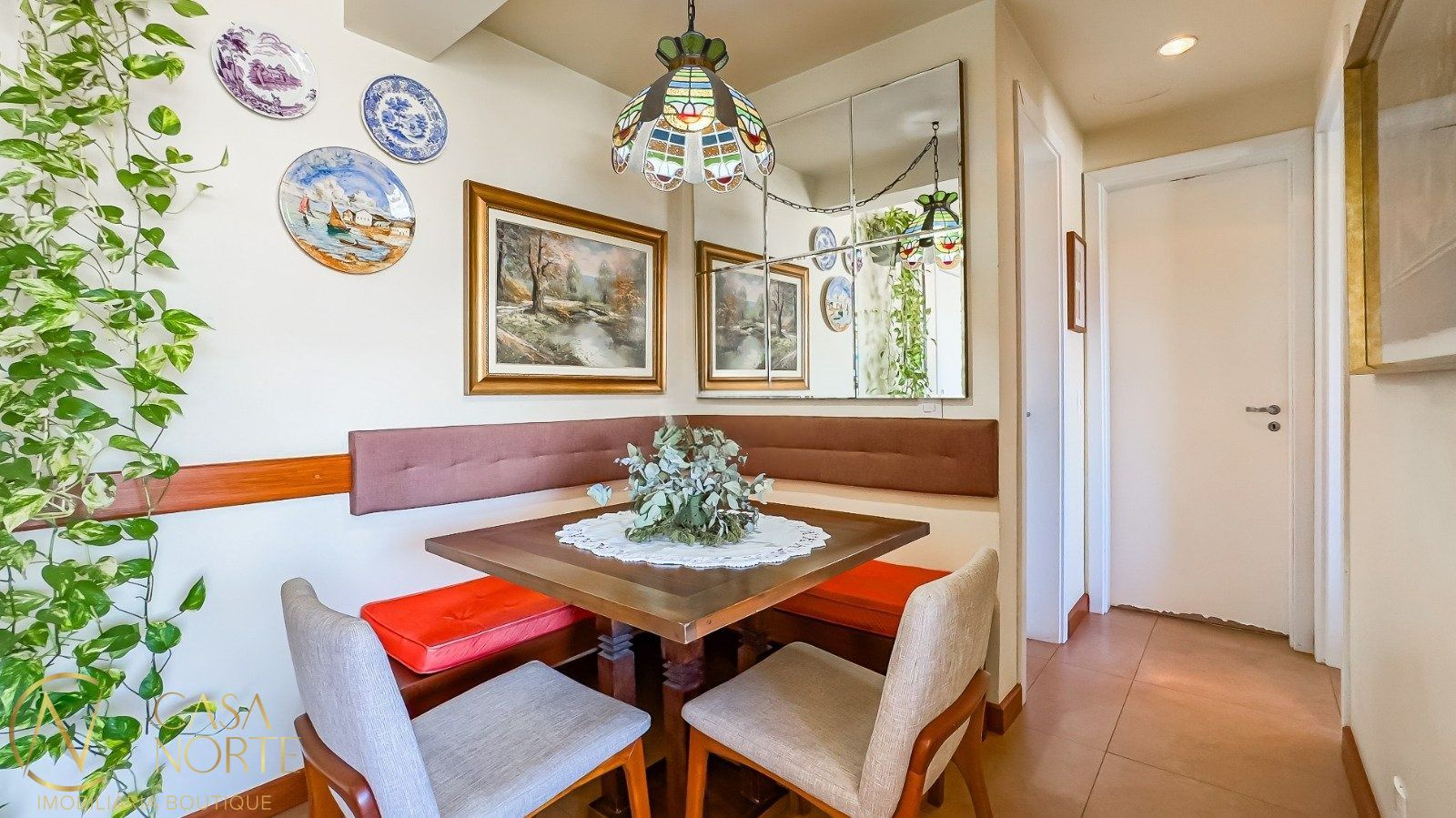 Apartamento à venda com 2 quartos, 65m², 1 suíte, 2 vagas, Rua Felipe de Oliveira no bairro Petrópolis em Porto Alegre