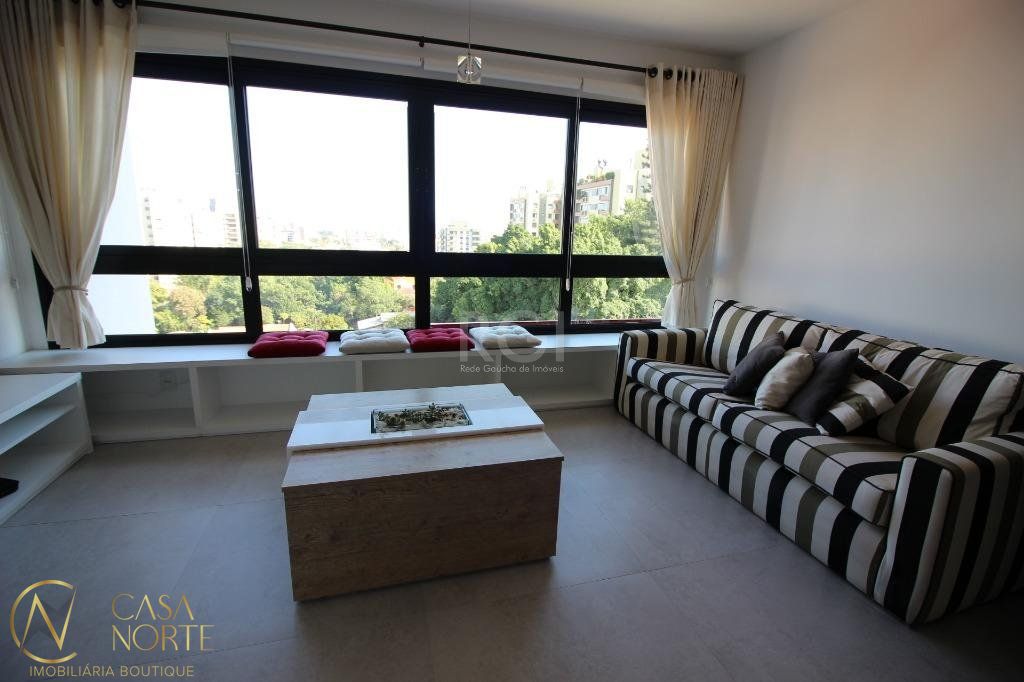 Apartamento à venda com 2 quartos, 82m², 1 suíte, 2 vagas, Rua Marechal Hermes no bairro Camaquã em Porto Alegre
