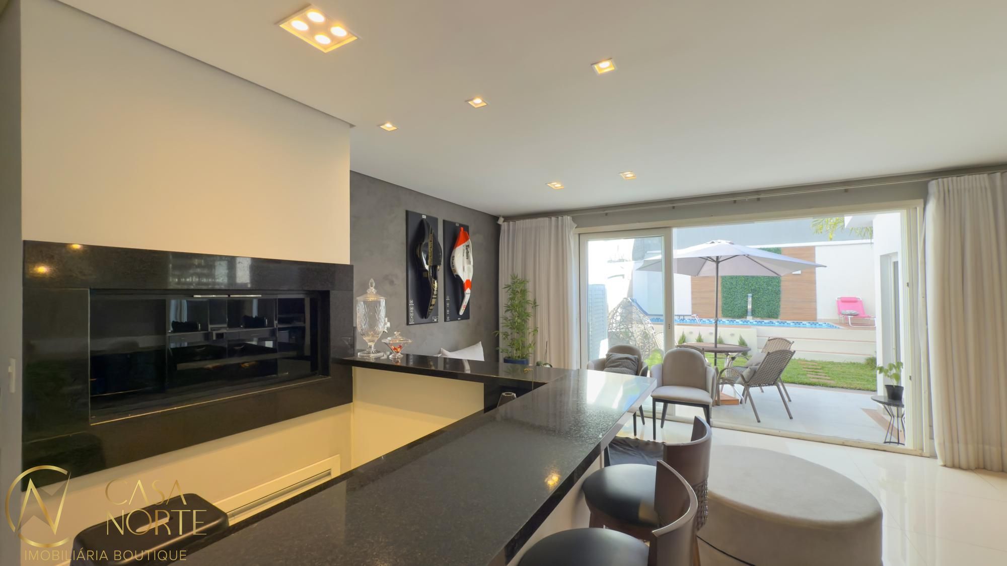 Casa à venda com 4 quartos, 386m², 4 suítes, 4 vagas, Rua General Salvador Pinheiro (L) no bairro Vila Jardim em Porto Alegre