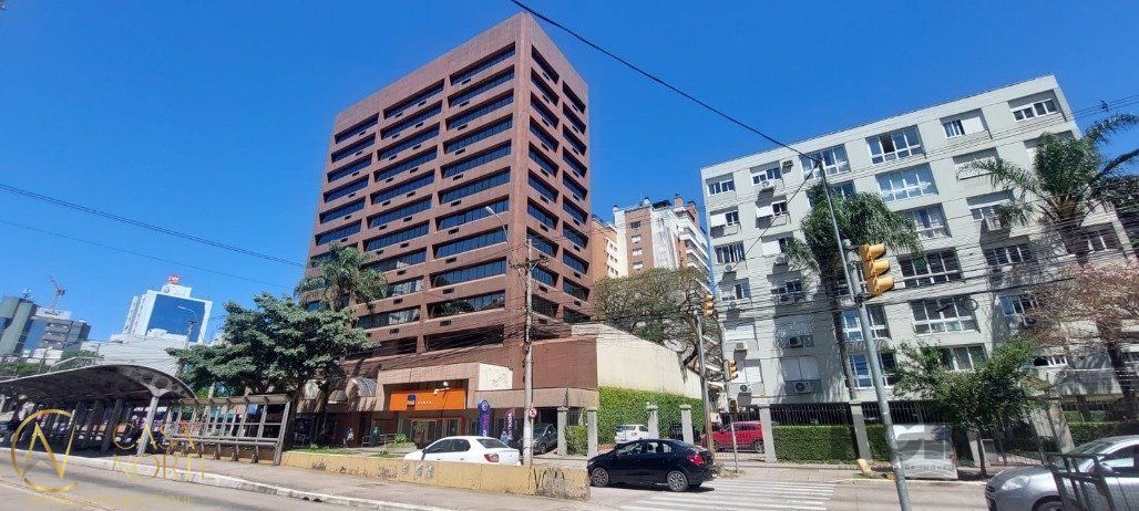 Sala Comercial à venda , 52m², 2 vagas, Avenida Carlos Gomes no bairro Boa Vista em Porto Alegre