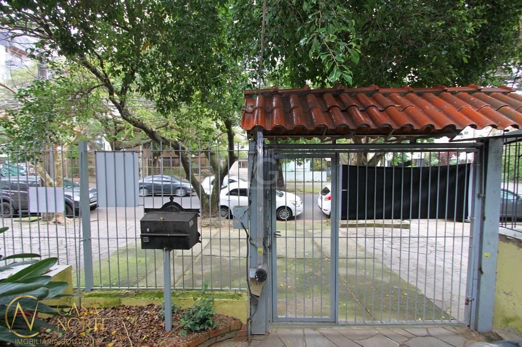 Casa à venda com 3 quartos, 112m², 2 vagas, Avenida Coronel Lucas de Oliveira no bairro Petrópolis em Porto Alegre