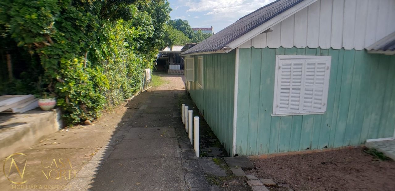 Terreno à venda , 704m², Avenida Eduardo Prado no bairro Cavalhada em Porto Alegre