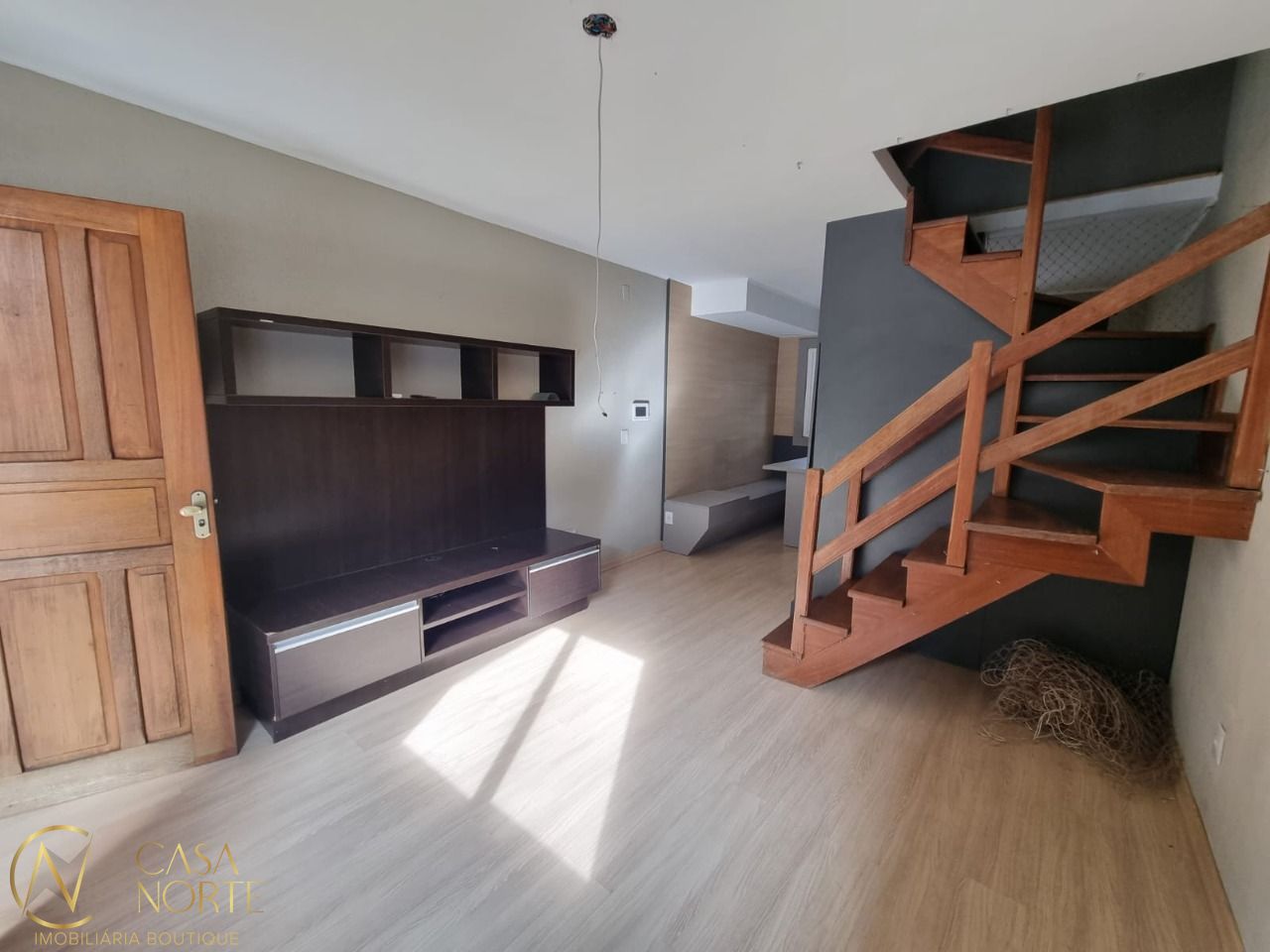 Casa de Condomínio à venda com 3 quartos, 94m², 1 suíte, 1 vaga, Rua Afonso Arinos no bairro Camaquã em Porto Alegre