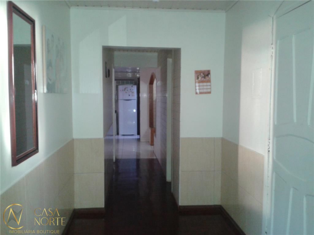 Casa à venda com 3 quartos, 180m², 1 vaga, Rua Frederico Kniestedt no bairro Rubem Berta em Porto Alegre