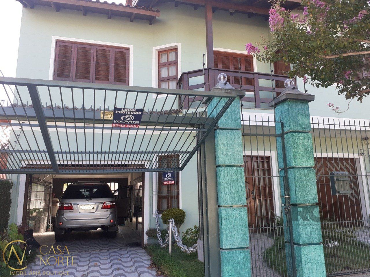 Casa à venda com 4 quartos, 320m², 3 vagas, Rua Doutor Telmo Vergara no bairro Partenon em Porto Alegre