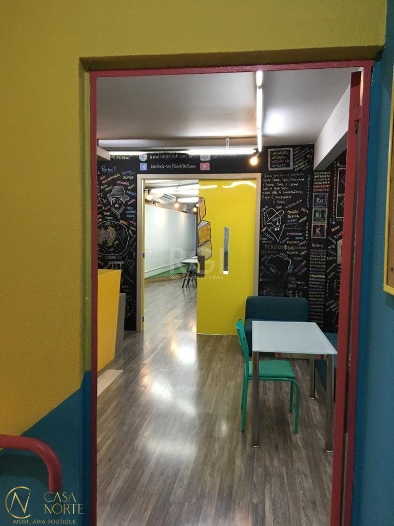 Prédio Comercial à venda , 380m², Avenida Osvaldo Aranha no bairro Bom Fim em Porto Alegre