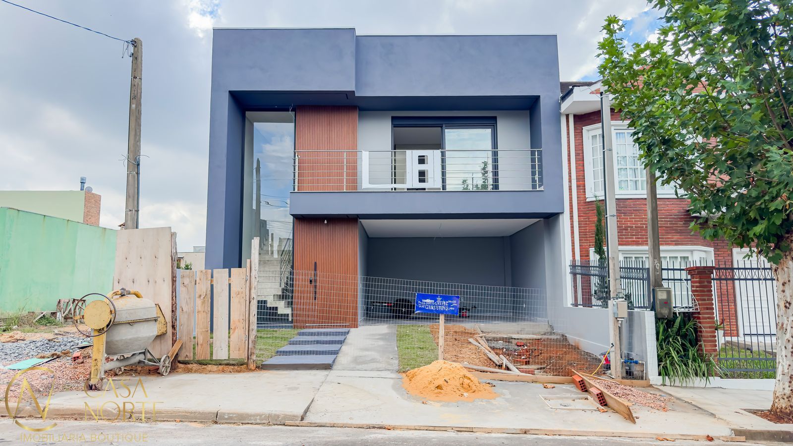 Casa de Condomínio à venda com 3 quartos, 199m², 3 suítes, 4 vagas, Silvio Nedel no bairro Alto Petrópolis em Porto Alegre