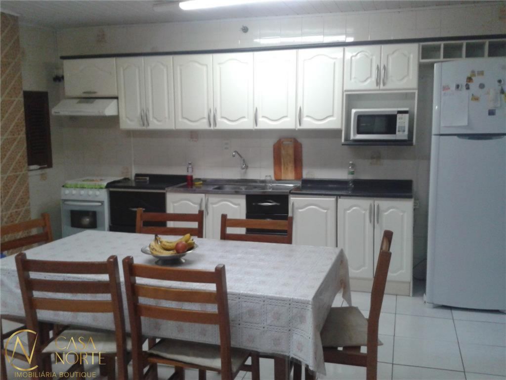 Casa à venda com 3 quartos, 180m², 1 vaga, Rua Frederico Kniestedt no bairro Rubem Berta em Porto Alegre