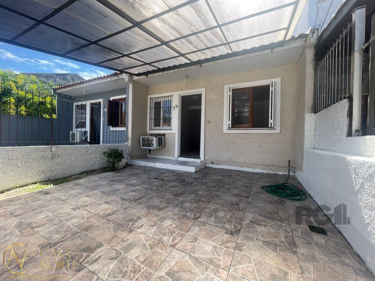 Casa à venda com 2 quartos, 70m², 2 vagas, Rua Antônia Zardin Perondi no bairro Hípica em Porto Alegre