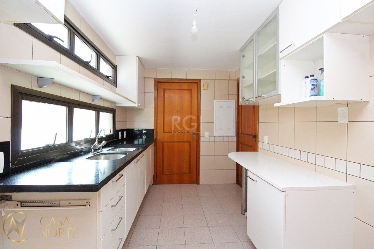 Cobertura à venda com 3 quartos, 245m², 1 suíte, 2 vagas, Rua Doutor Freire Alemao no bairro Mont Serrat em Porto Alegre