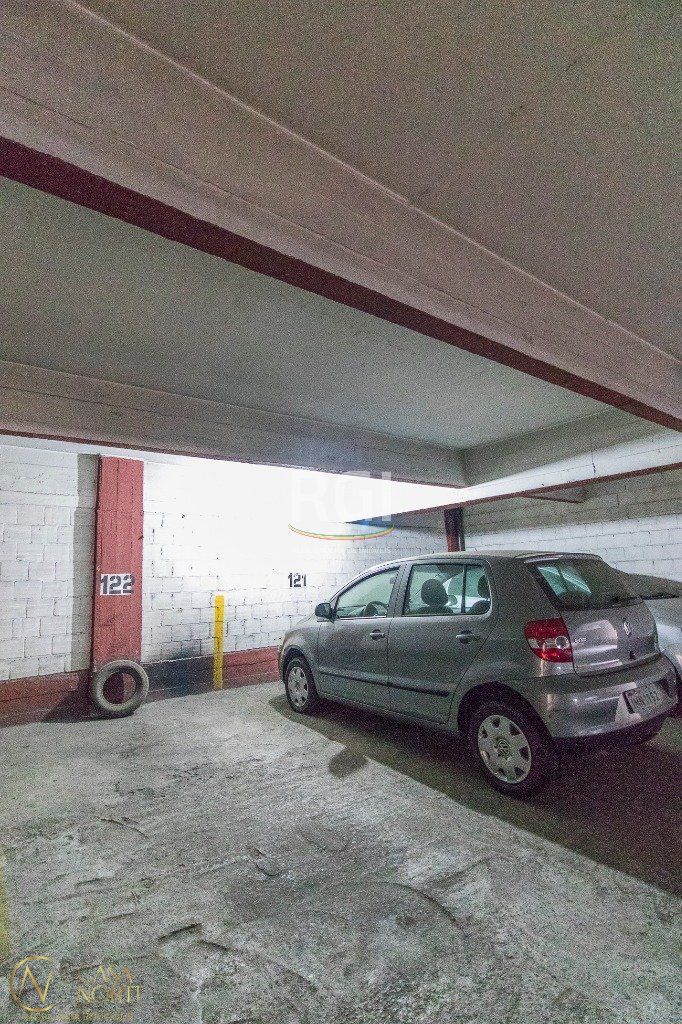 Box à venda , 12m², 1 vaga, Avenida Independência no bairro Independência em Porto Alegre