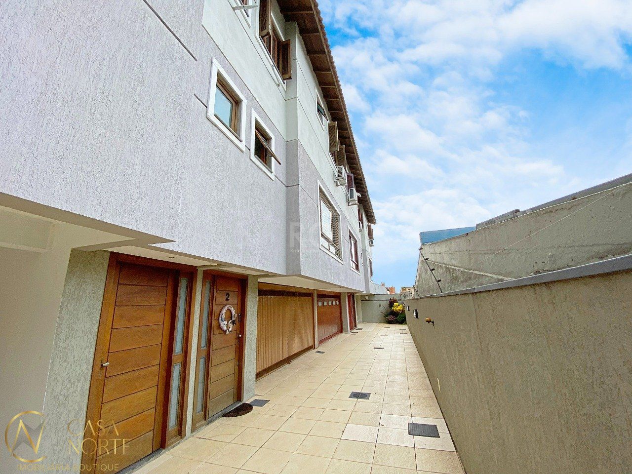 Casa de Condomínio à venda com 3 quartos, 118m², 1 suíte, 2 vagas, Rua Catumbi no bairro Medianeira em Porto Alegre