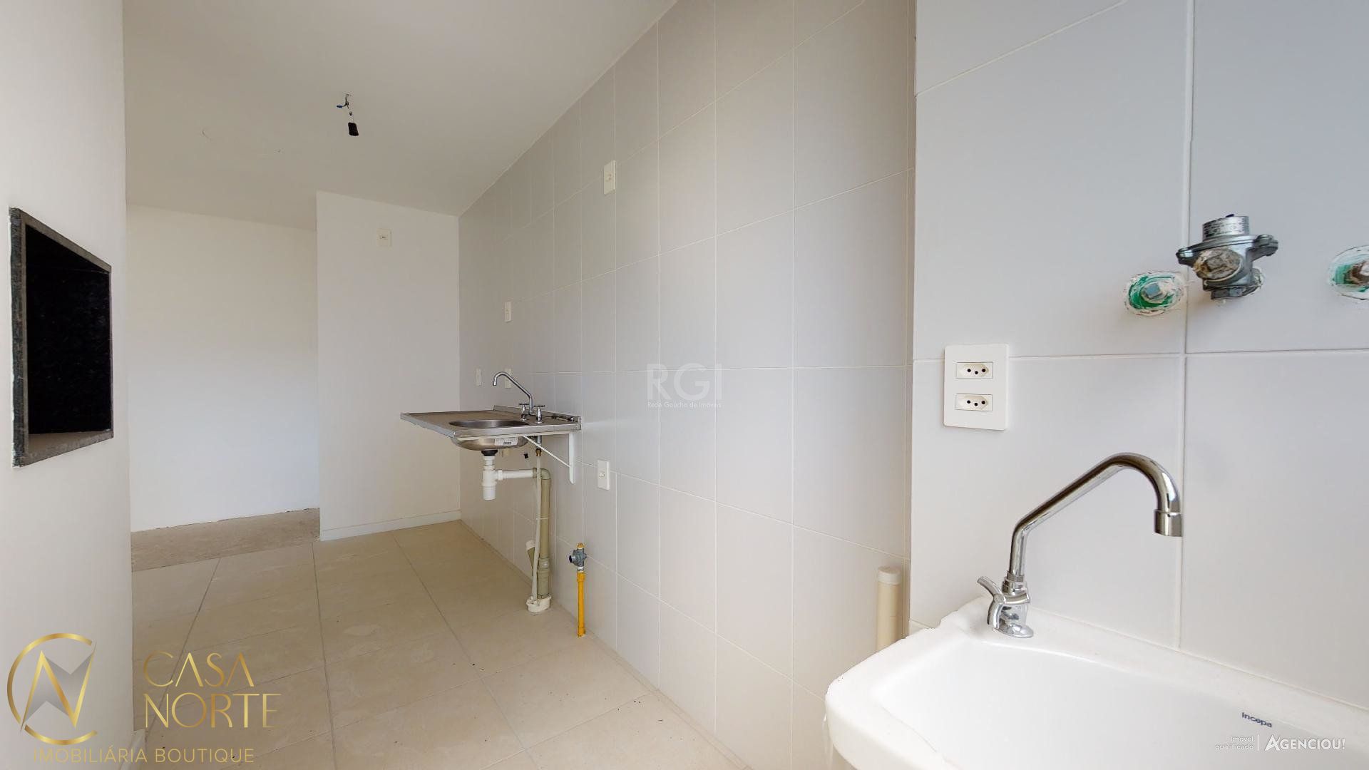 Apartamento à venda com 2 quartos, 50m², 1 vaga, Rua Attilio Bilibio no bairro Jardim Carvalho em Porto Alegre