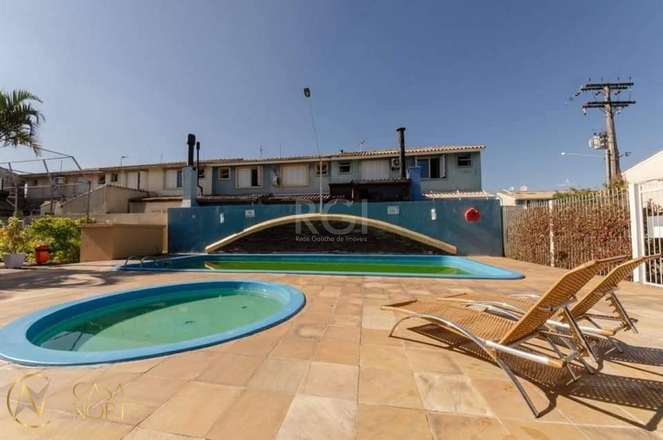 Casa de Condomínio à venda com 3 quartos, 89m², 1 suíte, 2 vagas, Avenida José Aloisio Filho no bairro Humaitá em Porto Alegre