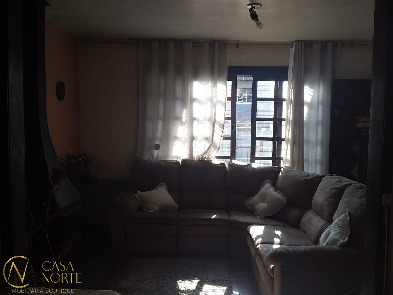 Casa à venda com 4 quartos, 176m², 1 suíte, 2 vagas, Rua Januario Scalzilli no bairro Santa Tereza em Porto Alegre