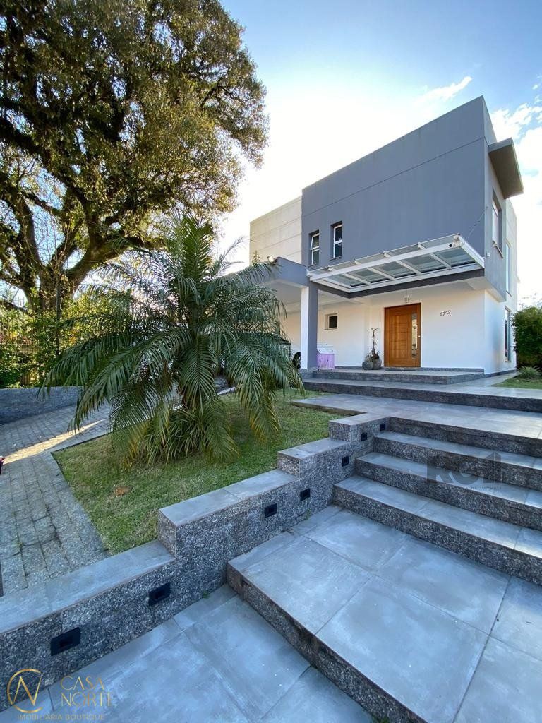 Casa à venda com 3 quartos, 288m², 1 suíte, 4 vagas, Rua Otelo Rosa no bairro Ipanema em Porto Alegre