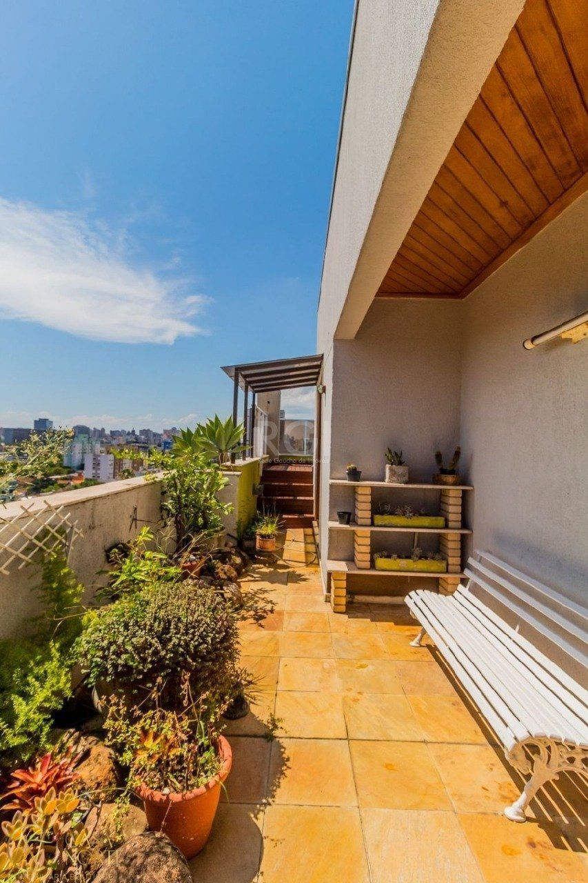 Cobertura à venda com 3 quartos, 262m², 1 suíte, 2 vagas, Avenida Ganzo no bairro Menino Deus em Porto Alegre