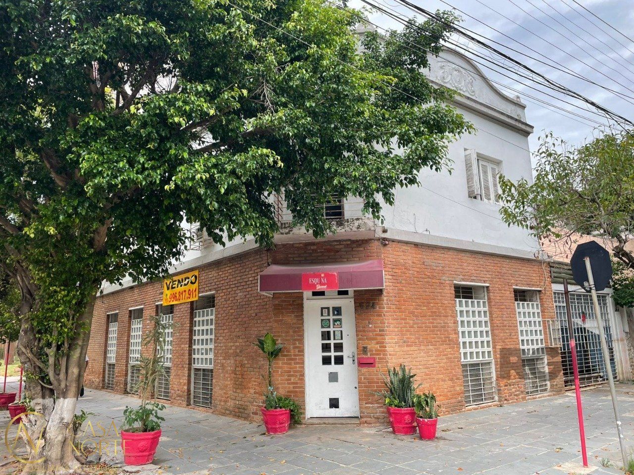 Casa Comercial à venda , 180m², Rua Baronesa do Gravataí no bairro Menino Deus em Porto Alegre