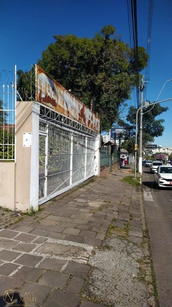 Casa Comercial à venda  com 276m², Rua Coronel Aparício Borges no bairro Glória em Porto Alegre