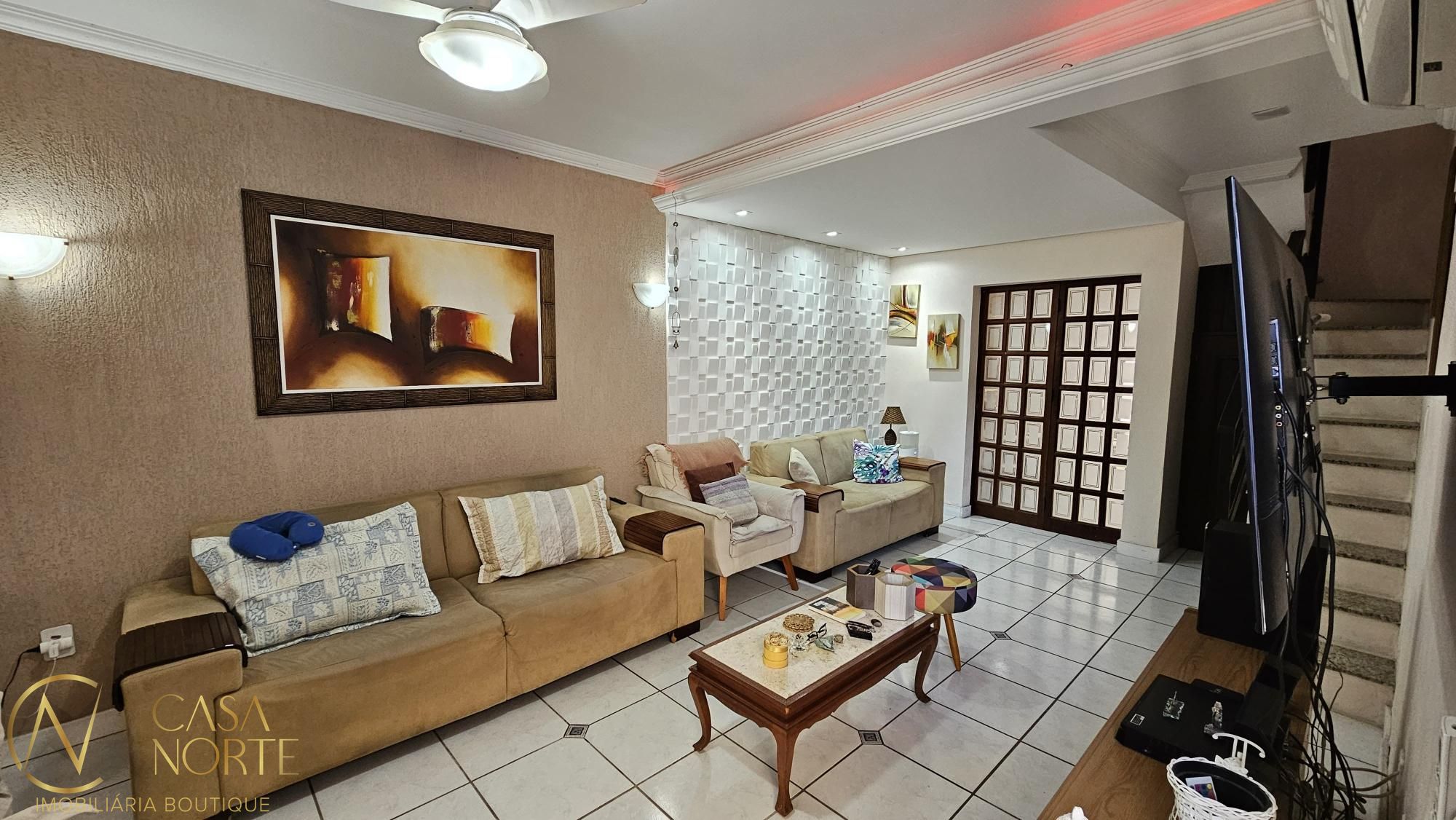 Casa à venda com 4 quartos, 166m², 2 suítes, 3 vagas, Rua Doutor Malheiros no bairro Santo Antônio em Porto Alegre