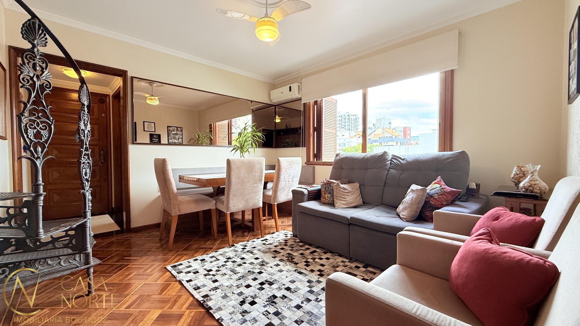 Cobertura à venda com 4 quartos, 151m², 1 suíte, 2 vagas, Travessa Alexandrino de Alencar no bairro Azenha em Porto Alegre