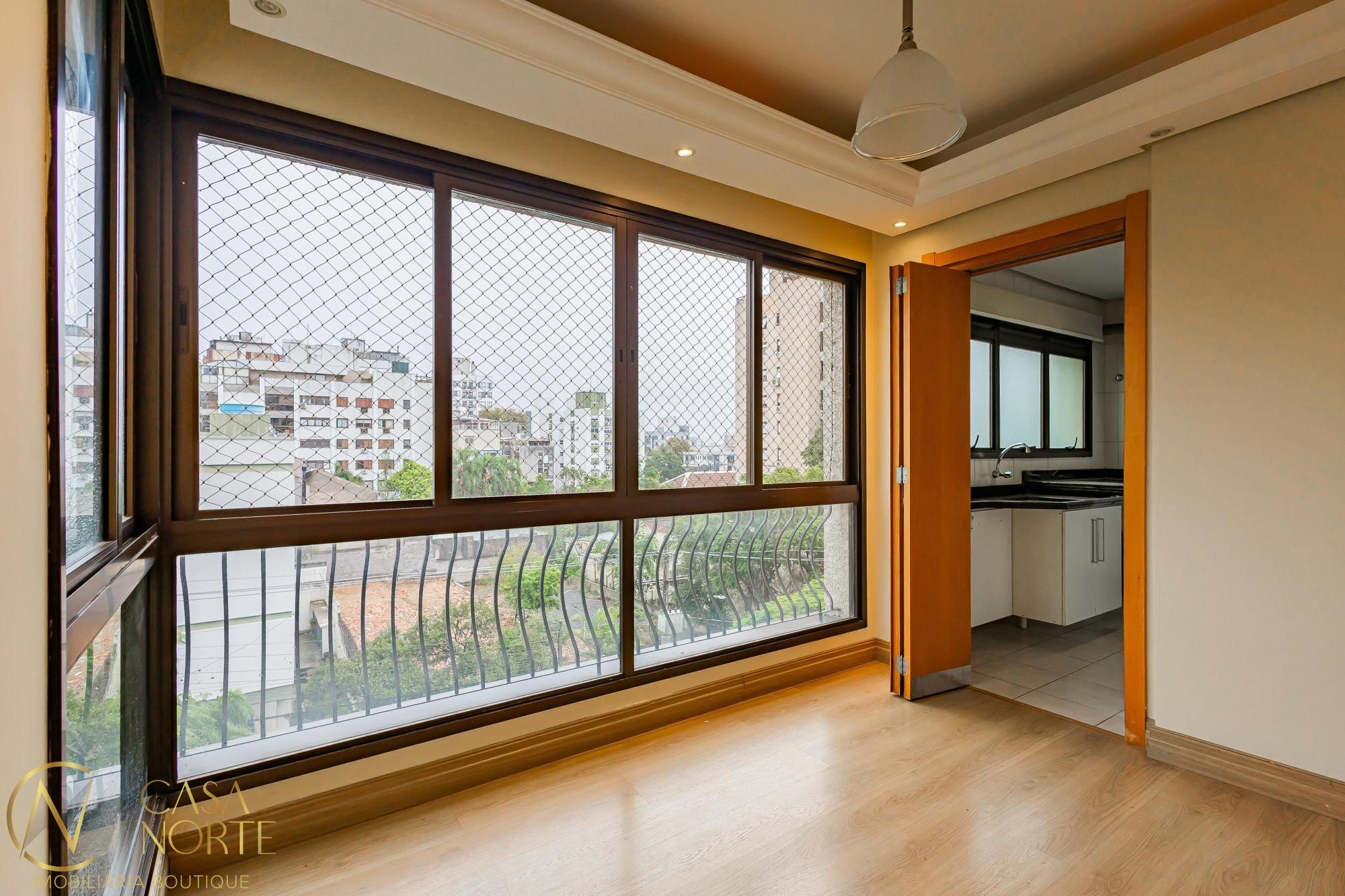 Apartamento à venda com 3 quartos, 115m², 1 suíte, 1 vaga, Cel Fabricio Pillar no bairro Auxiliadora em Porto Alegre