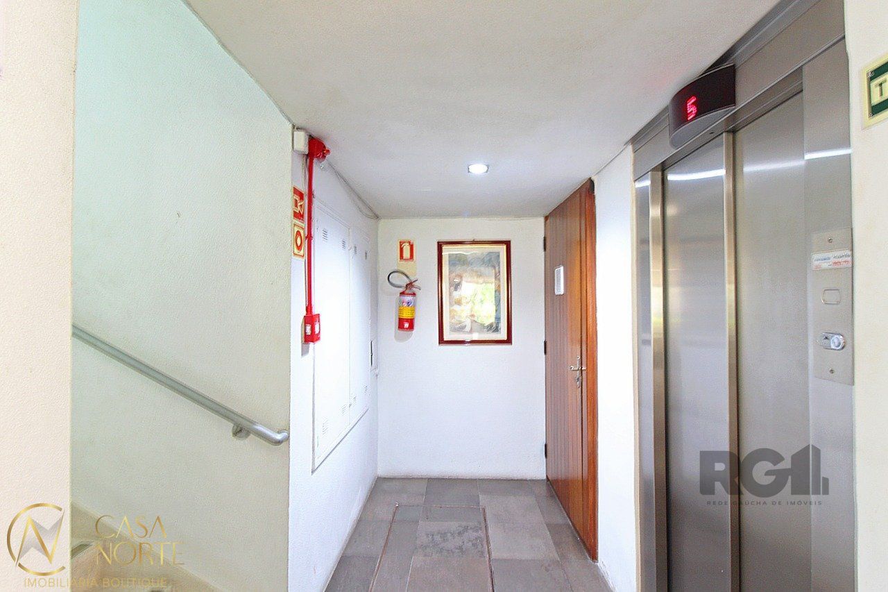 Apartamento à venda com 3 quartos, 92m², 1 suíte, 1 vaga, Rua Gonçalves Dias no bairro Menino Deus em Porto Alegre