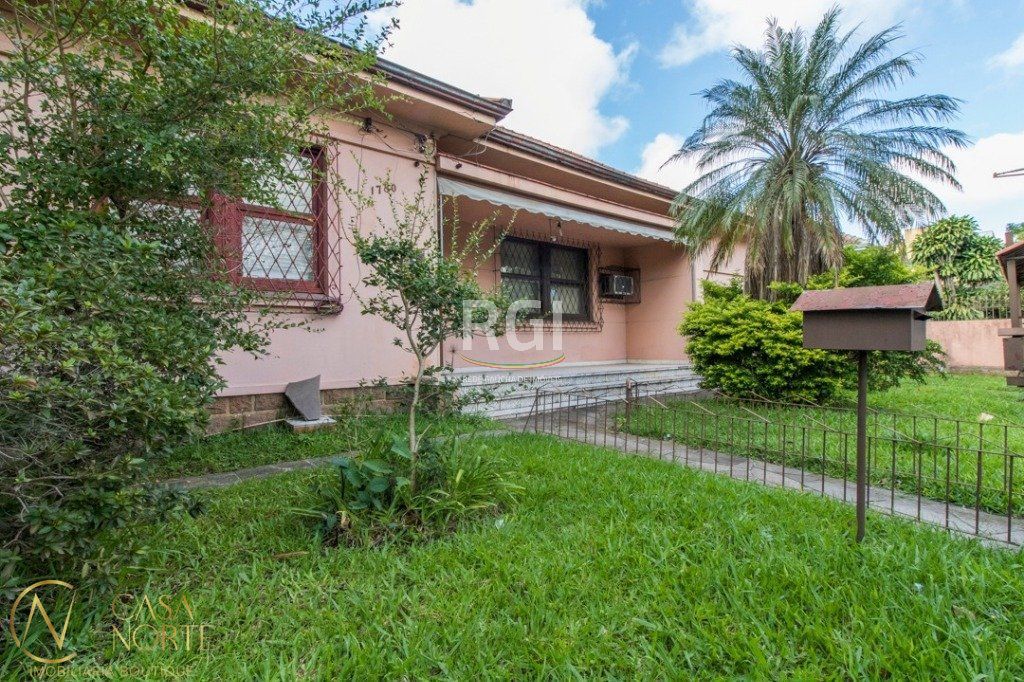 Casa à venda com 4 quartos, 400m², 1 suíte, 3 vagas, Rua Barao do Amazonas no bairro Partenon em Porto Alegre