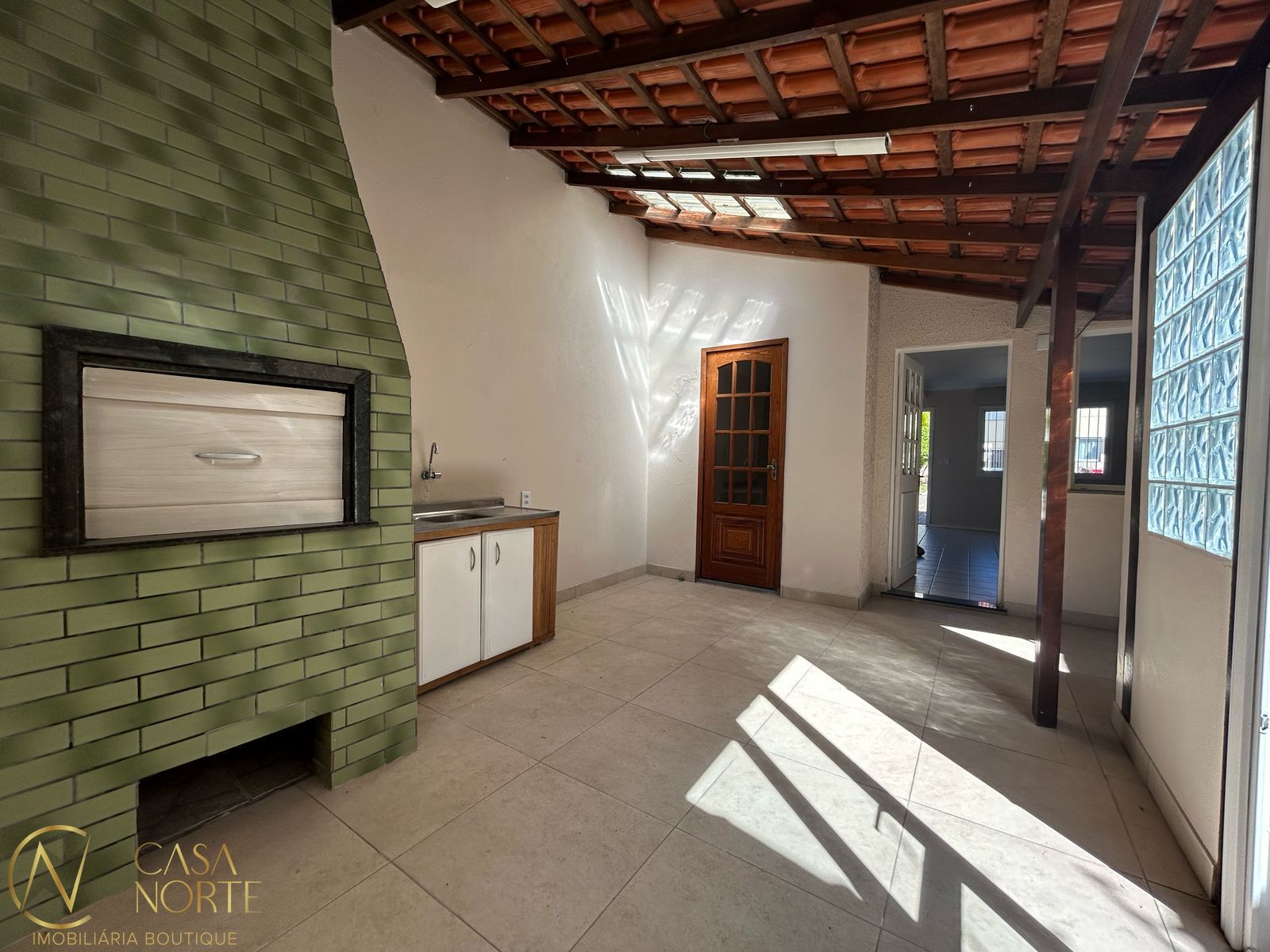 Casa de Condomínio à venda com 2 quartos, 100m², 1 vaga, Avenida Edgar Pires de Castro no bairro Hípica em Porto Alegre