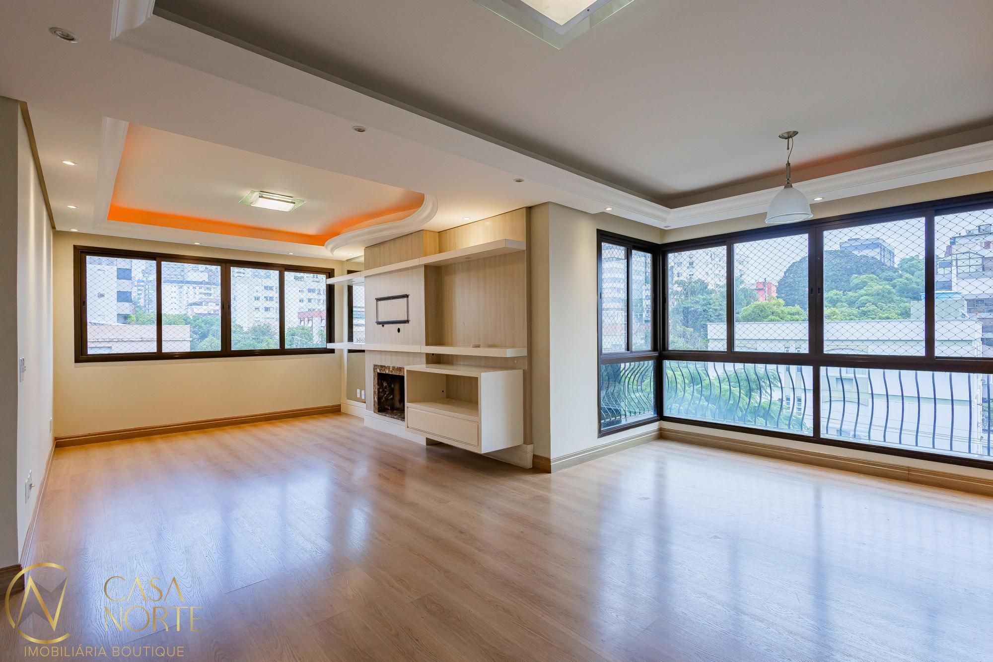 Apartamento à venda com 3 quartos, 115m², 1 suíte, 1 vaga, Cel Fabricio Pillar no bairro Auxiliadora em Porto Alegre
