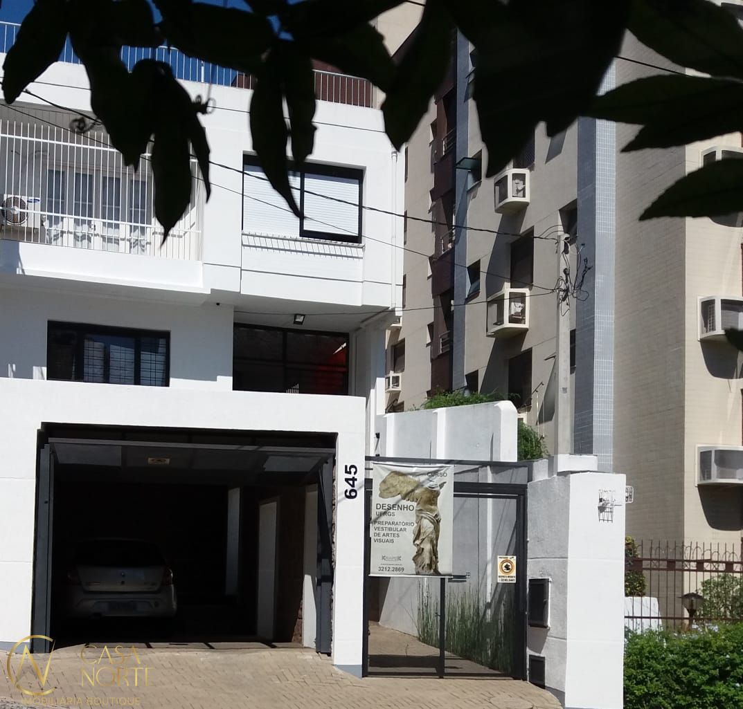 Casa à venda com 3 quartos, 299m², 1 suíte, 2 vagas, Rua Barão de Cerro Largo no bairro Menino Deus em Porto Alegre