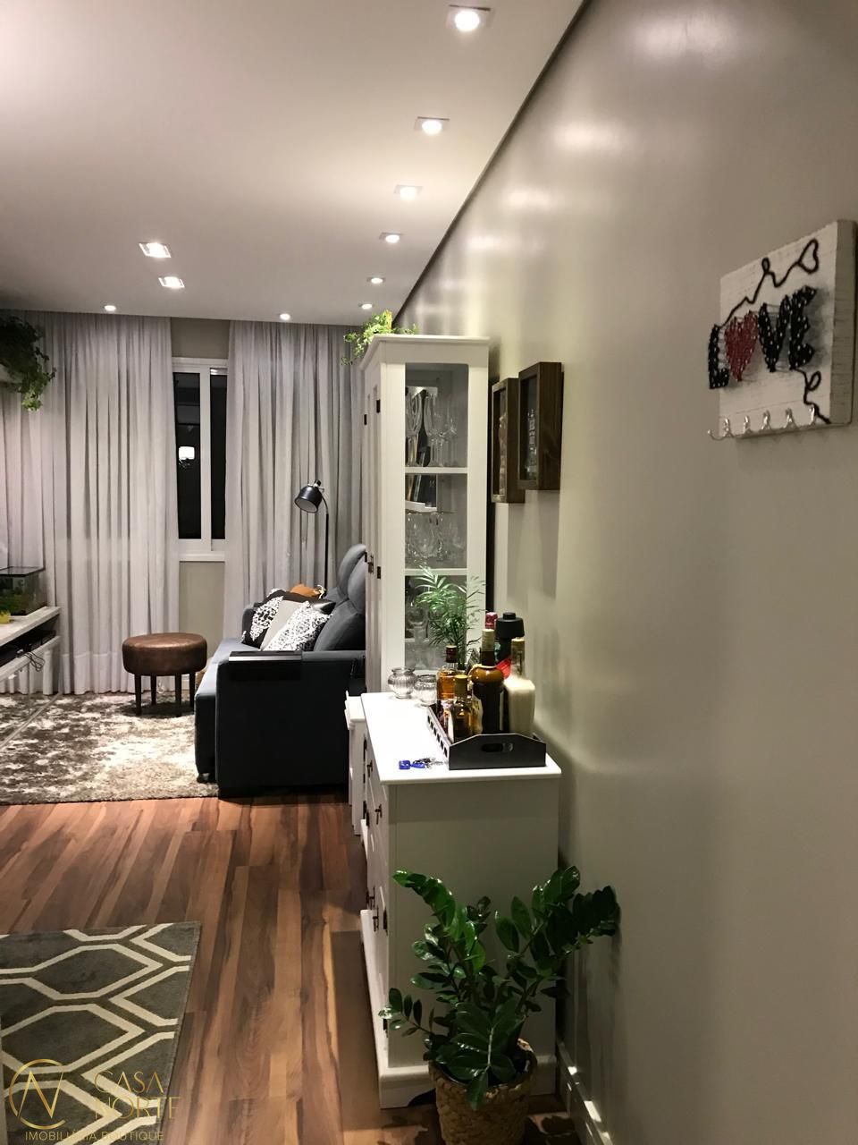 Apartamento à venda com 2 quartos, 60m², 1 suíte, 1 vaga, Avenida Doutor Carlos Barbosa no bairro Medianeira em Porto Alegre