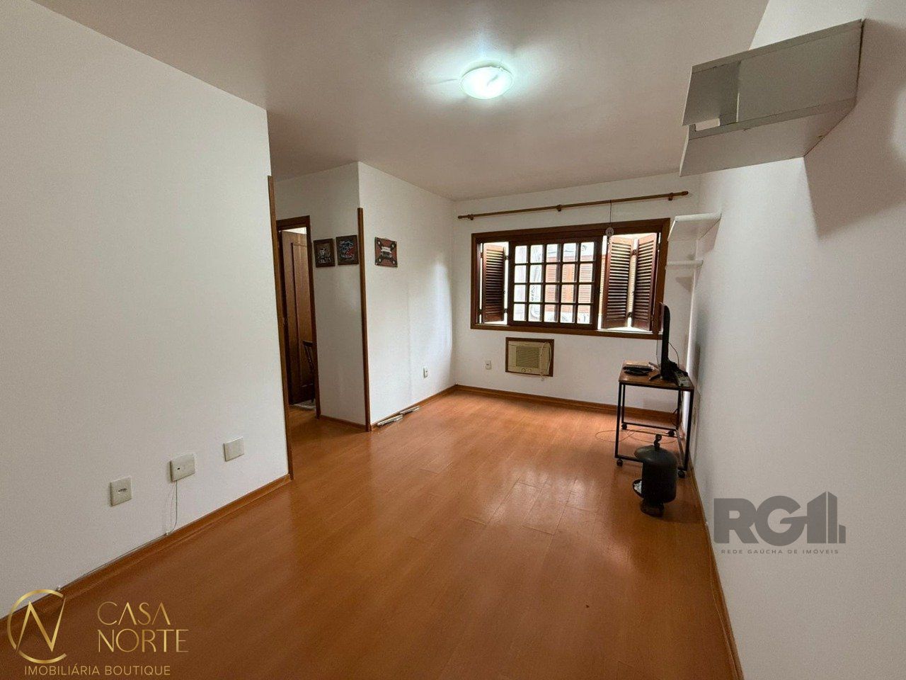 Apartamento à venda com 1 quarto, 42m², 1 vaga, Travessa Serafim Terra no bairro Jardim  Botânico em Porto Alegre