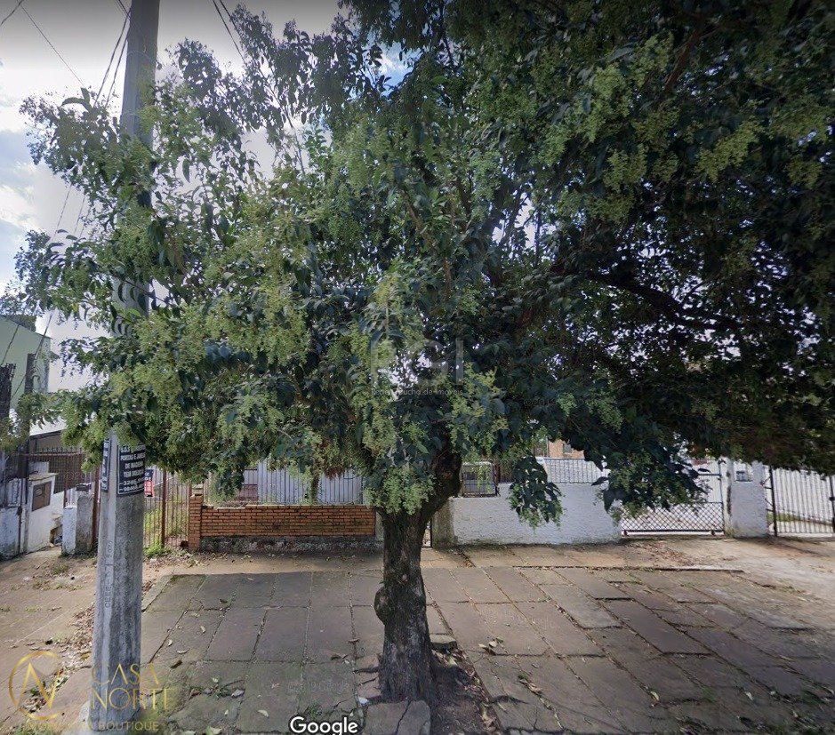 Casa à venda com 4 quartos, 100m², 1 suíte, 3 vagas, Rua Doutor Barcelos no bairro Tristeza em Porto Alegre