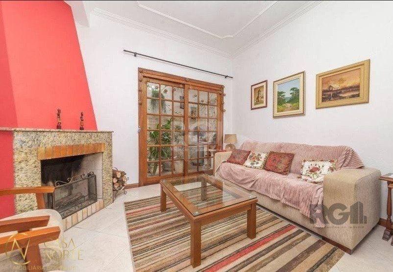 Casa à venda com 3 quartos, 360m², 2 suítes, 2 vagas, Rua Comendador Rodolfo Gomes no bairro Menino Deus em Porto Alegre