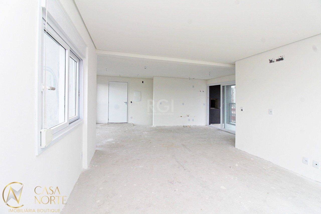 Duplex à venda com 2 quartos, 123m², 1 suíte, 1 vaga, Rua Saldanha Marinho no bairro Menino Deus em Porto Alegre