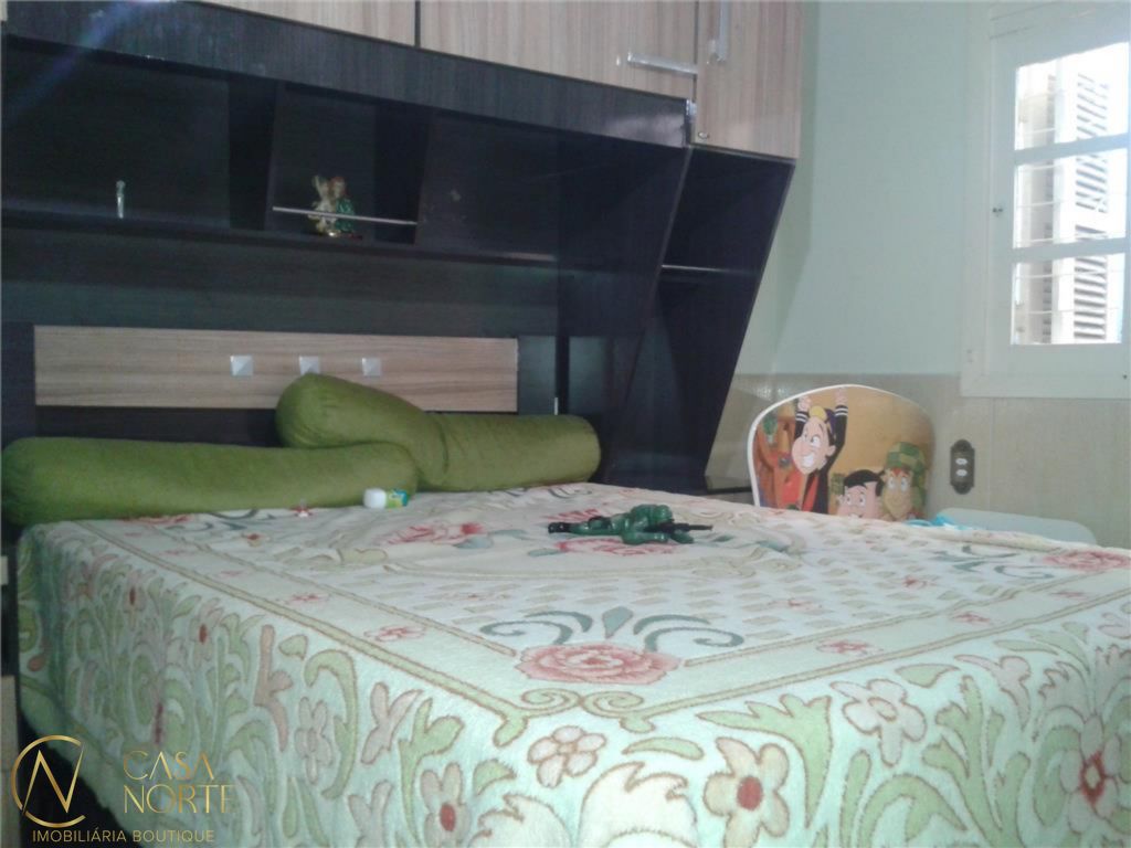 Casa à venda com 3 quartos, 180m², 1 vaga, Rua Frederico Kniestedt no bairro Rubem Berta em Porto Alegre