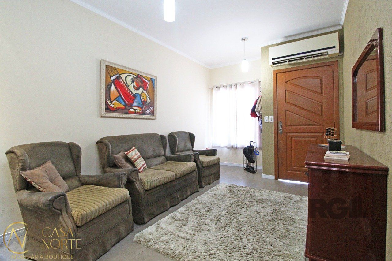 Casa à venda com 4 quartos, 192m², 3 suítes, 2 vagas, Avenida Coronel Gastao Haslocher Mazeron no bairro Medianeira em Porto Alegre