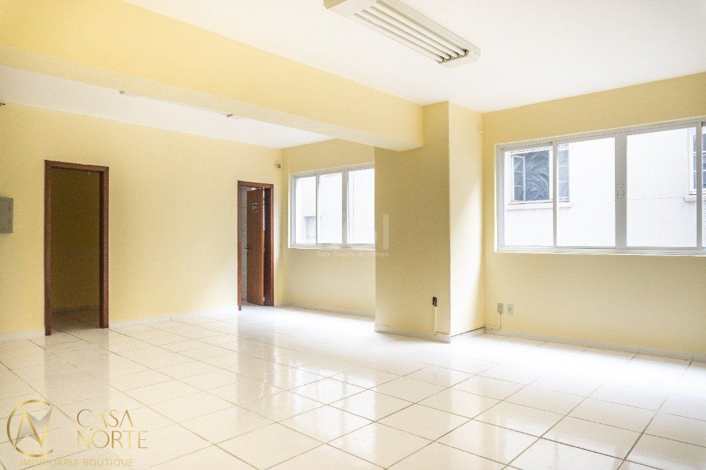 Sala Comercial à venda , 75m², Travessa Francisco de Leonardo Truda no bairro Centro Histórico em Porto Alegre
