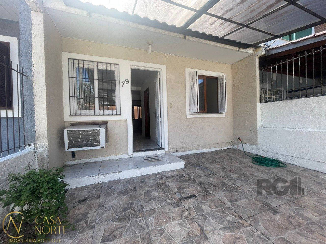 Casa à venda com 2 quartos, 70m², 2 vagas, Rua Antônia Zardin Perondi no bairro Hípica em Porto Alegre