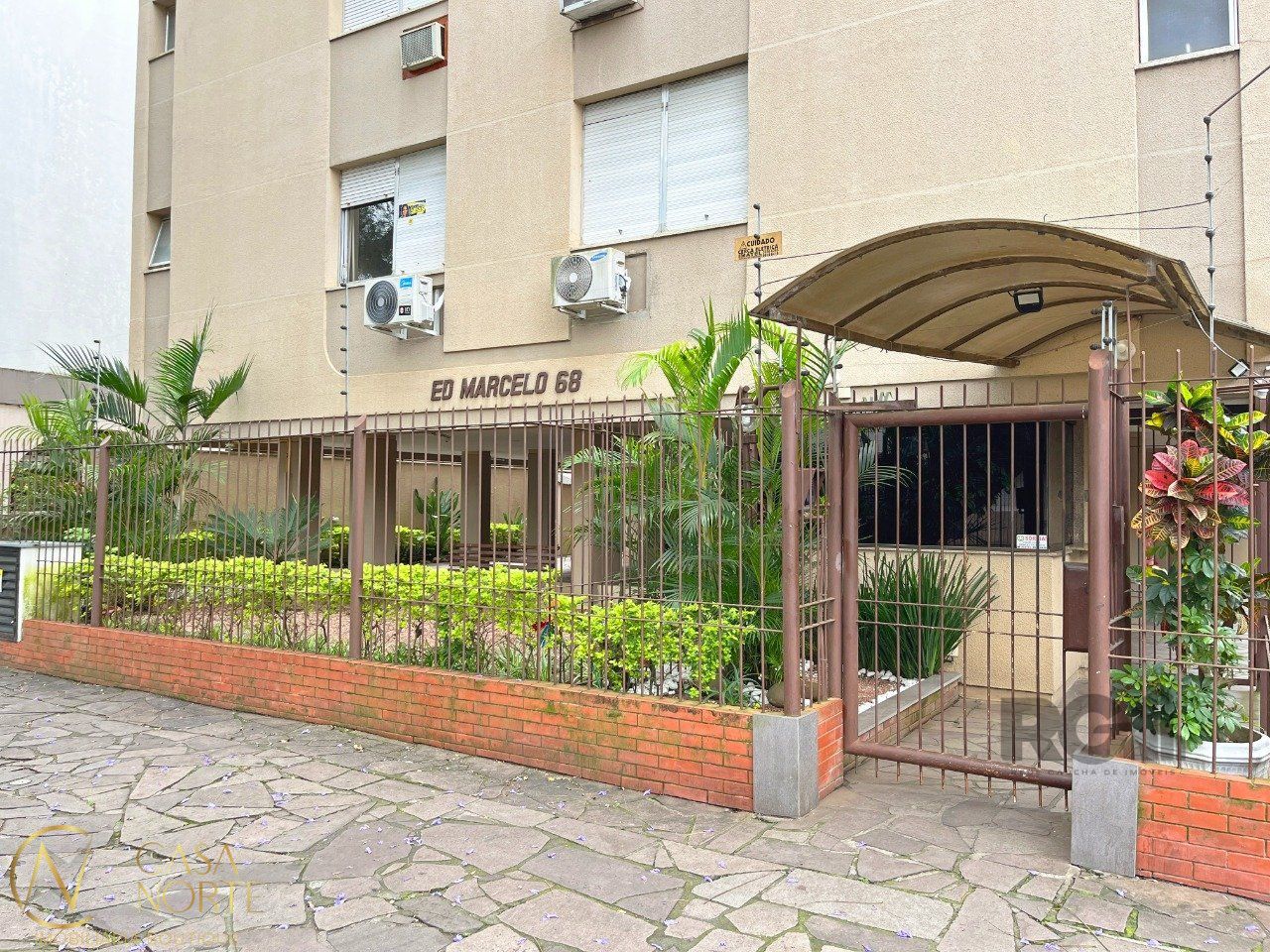 Apartamento à venda com 3 quartos, 92m², 1 suíte, 1 vaga, Rua Gonçalves Dias no bairro Menino Deus em Porto Alegre